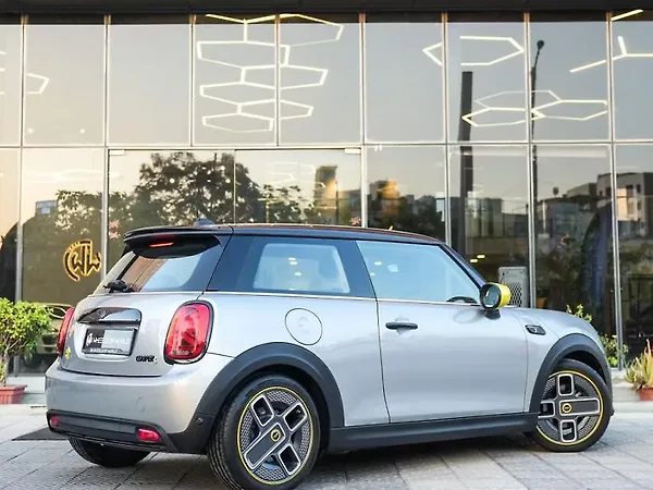 Mini Cooper SE 3-Door - Photo 4