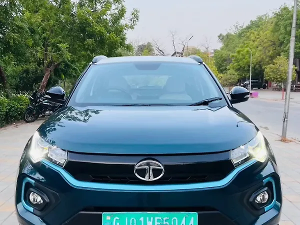 Tata Nexon EV XZ Plus LUX - Photo 2