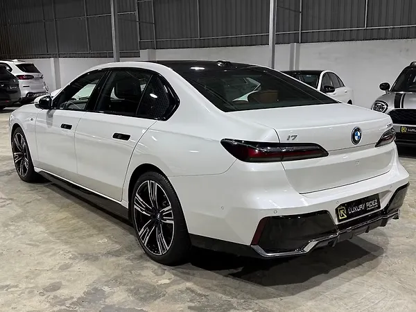 BMW i7 xDrive60 M Sport - Photo 8