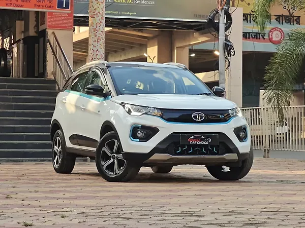 Tata Nexon EV XZ Plus - Photo 4