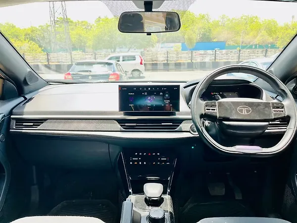 Tata Nexon EV Fearless 30.0 kWh - Photo 8