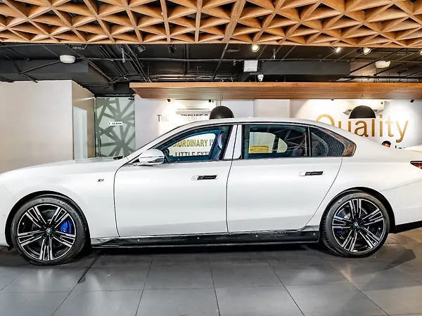 BMW i7 eDrive50 M Sport - Photo 4