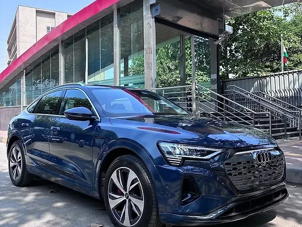 Audi e-tron 55 - Photo 4