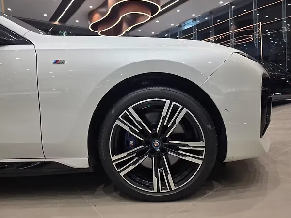BMW i7 xDrive60 M Sport - Photo 7