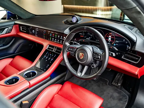 Porsche Taycan Turbo - Photo 8