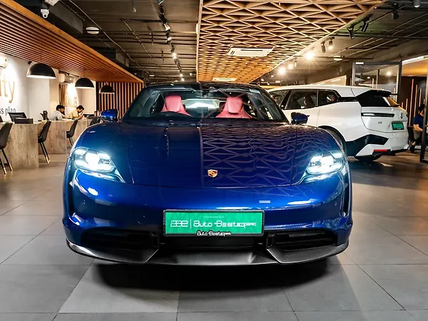 Porsche Taycan Turbo - Photo 2