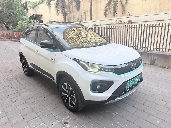 Tata Nexon EV XZ Plus LUX - Photo 4