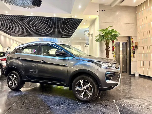 Tata Nexon EV XZ Plus - Photo 3