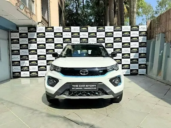 Tata Nexon EV XZ Plus LUX - Photo 3