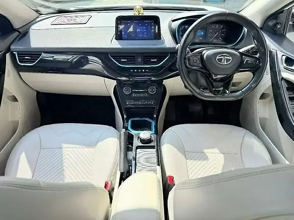Tata Nexon EV XZ Plus LUX - Photo 8
