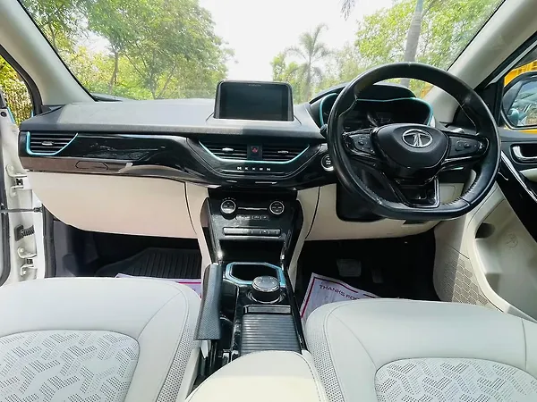Tata Nexon EV XZ Plus LUX - Photo 3
