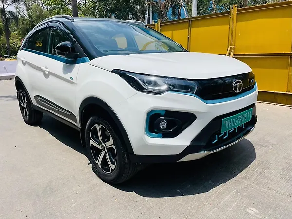 Tata Nexon EV XZ Plus LUX - Photo 5