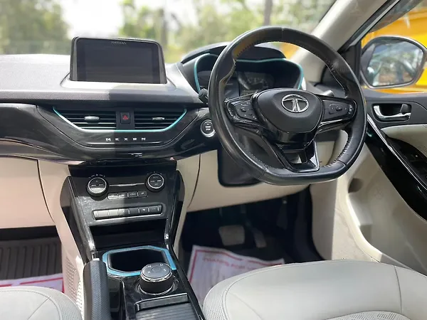 Tata Nexon EV XZ Plus LUX - Photo 8