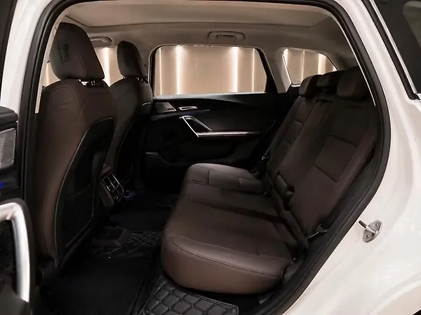 BMW iX1 eDrive20L M Sport - Photo 8