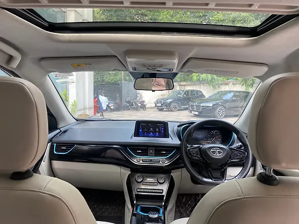 Tata Nexon EV XZ Plus LUX - Photo 8