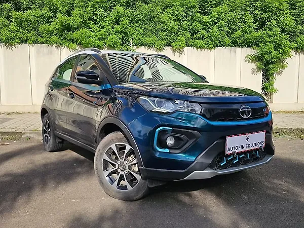 Tata Nexon EV XZ Plus LUX - Photo 3