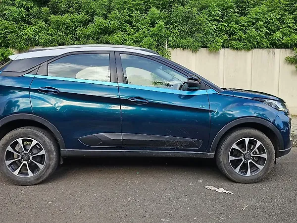 Tata Nexon EV XZ Plus LUX - Photo 5