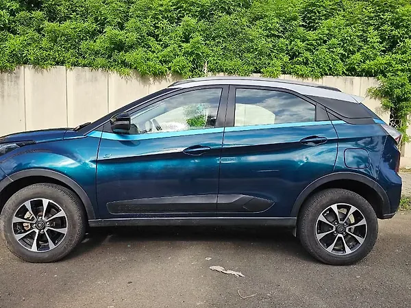 Tata Nexon EV XZ Plus LUX - Photo 6