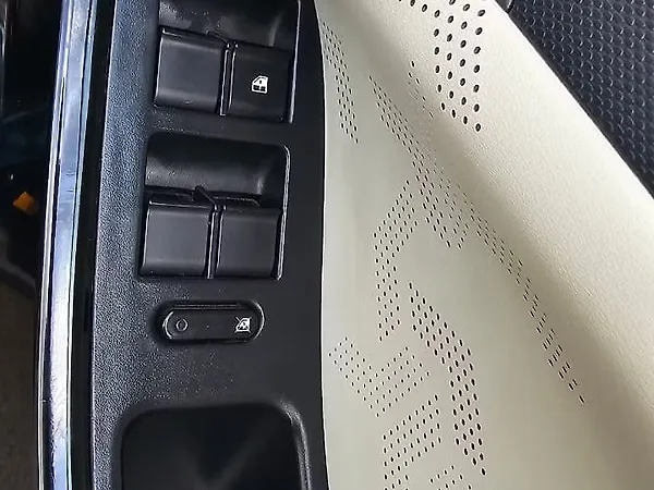 Tata Nexon EV XZ Plus LUX - Photo 8