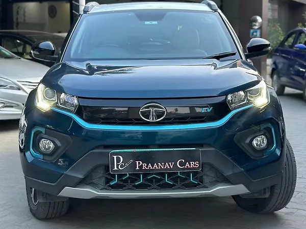 Tata Nexon EV XZ Plus LUX - Photo 3