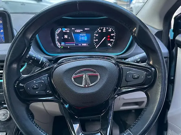 Tata Nexon EV XZ Plus LUX - Photo 5