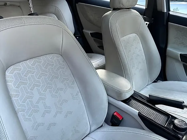 Tata Nexon EV XZ Plus LUX - Photo 8