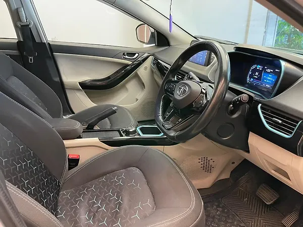 Tata Nexon EV XZ Plus - Photo 7