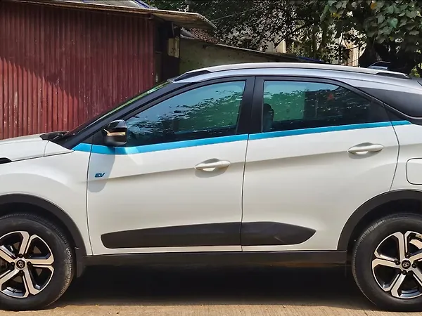 Tata Nexon EV XZ Plus - Photo 4