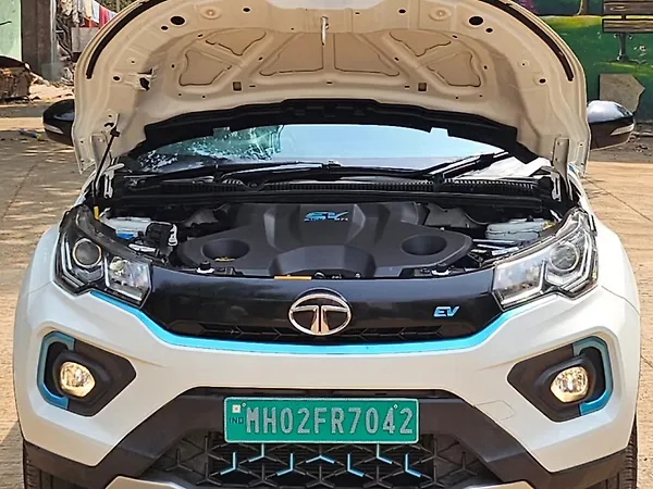 Tata Nexon EV XZ Plus - Photo 8