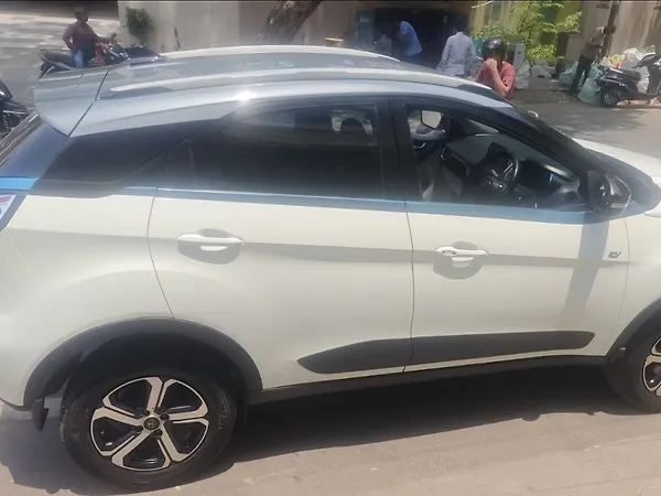 Tata Nexon EV XZ Plus - Photo 4