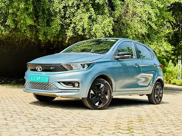 Tata Tiago EV XZ Plus Long Range [2022-2025] - Photo 4