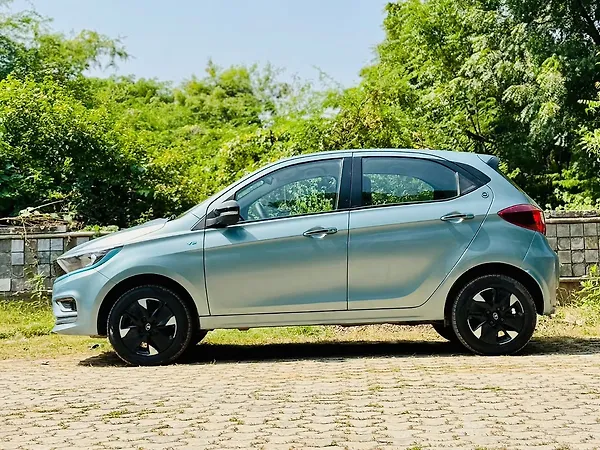 Tata Tiago EV XZ Plus Long Range [2022-2025] - Photo 6