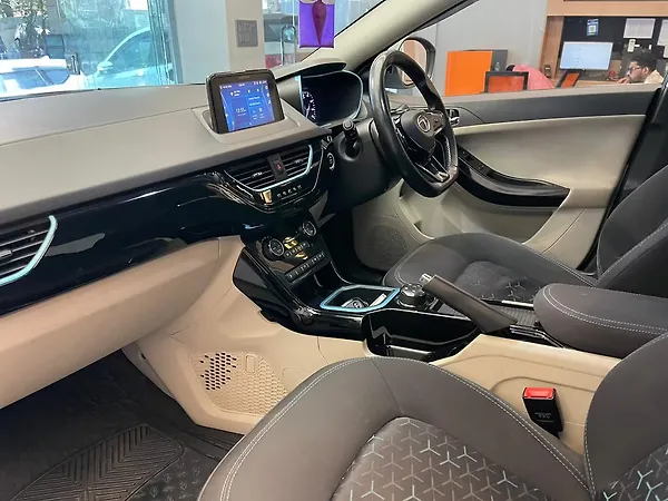 Tata Nexon EV XZ Plus - Photo 6