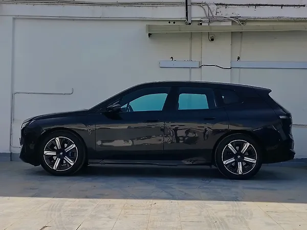 BMW iX xDrive 40 - Photo 4