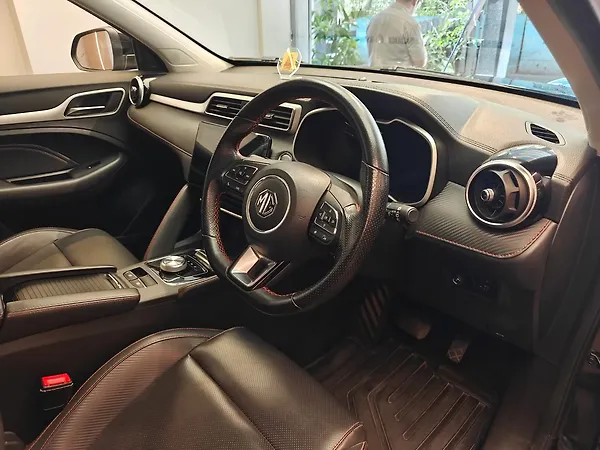 MG ZS EV Exclusive - Photo 8