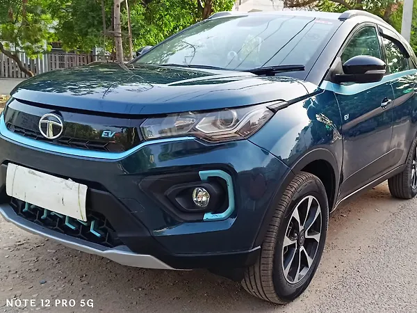 Tata Nexon EV XZ Plus LUX - Photo 3