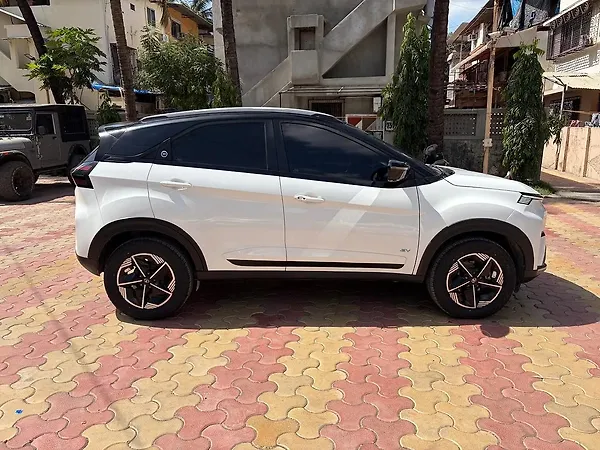 Tata Nexon EV Empowered 45.0 kWh - Photo 3
