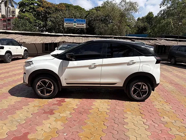 Tata Nexon EV Empowered 45.0 kWh - Photo 4