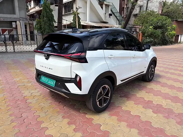 Tata Nexon EV Empowered 45.0 kWh - Photo 7