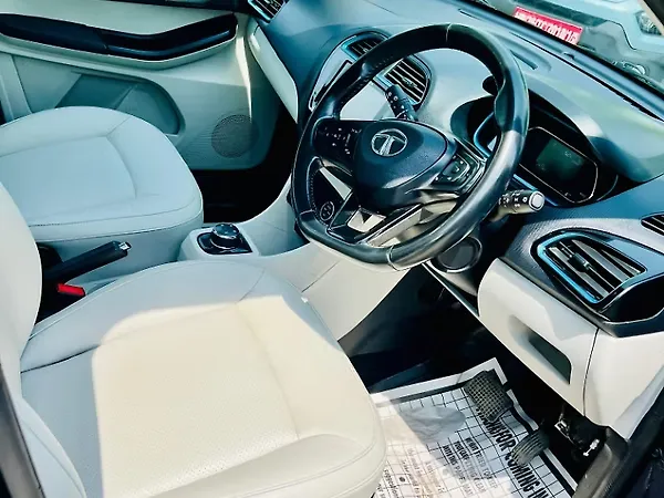 Tata Tiago EV XZ Plus Tech LUX Long Range [2022-2025] - Photo 4