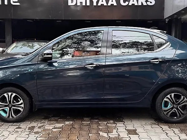Tata Tiago EV XZ Plus Long Range [2022-2025] - Photo 3