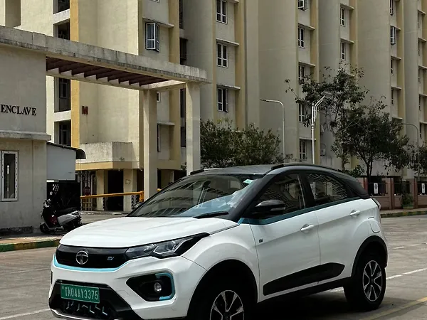 Tata Nexon EV XZ Plus - Photo 4