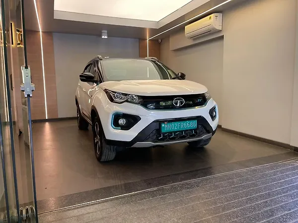 Tata Nexon EV XZ Plus - Photo 3