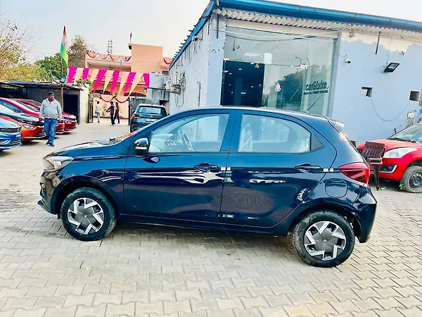 Tata Tiago EV XT 24.0 kWh - Photo 3