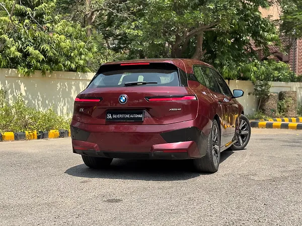 BMW iX xDrive 40 - Photo 7