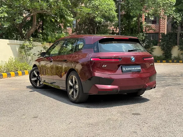 BMW iX xDrive 40 - Photo 8