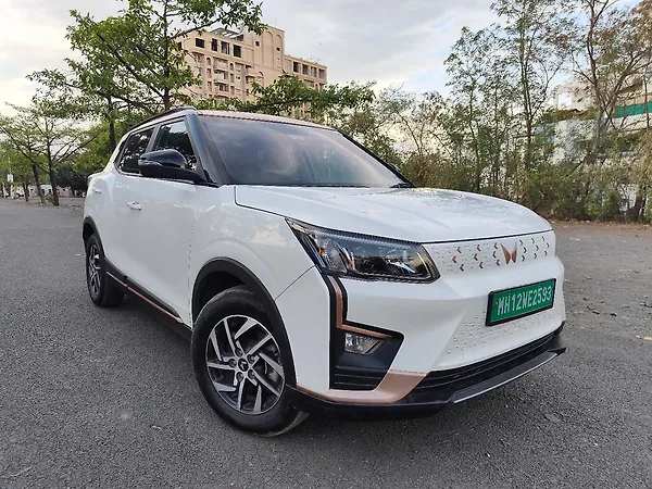Mahindra XUV400 EL 39.4 KWH - Photo 3