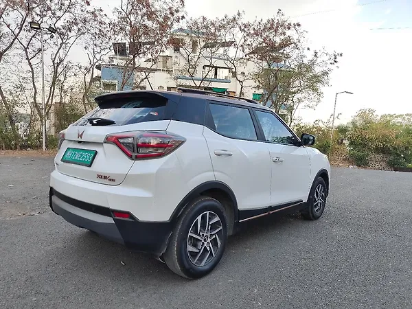 Mahindra XUV400 EL 39.4 KWH - Photo 4
