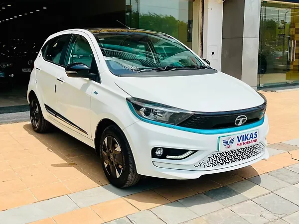 Tata Tiago EV XZ Plus Tech LUX Long Range [2022-2025] - Photo 3