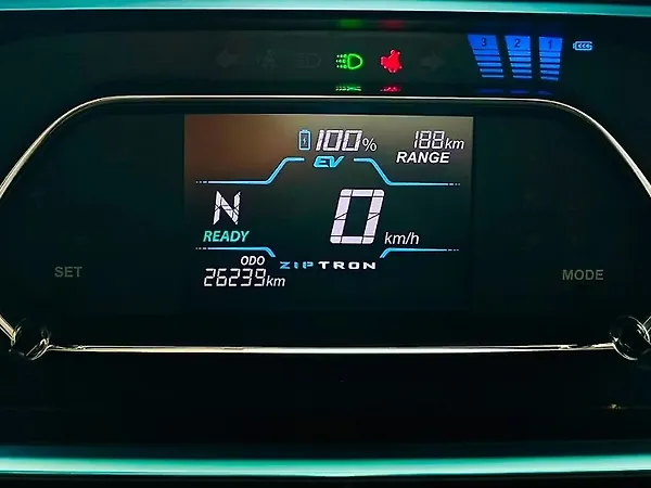 Tata Tiago EV XZ Plus Tech LUX Long Range [2022-2025] - Photo 7